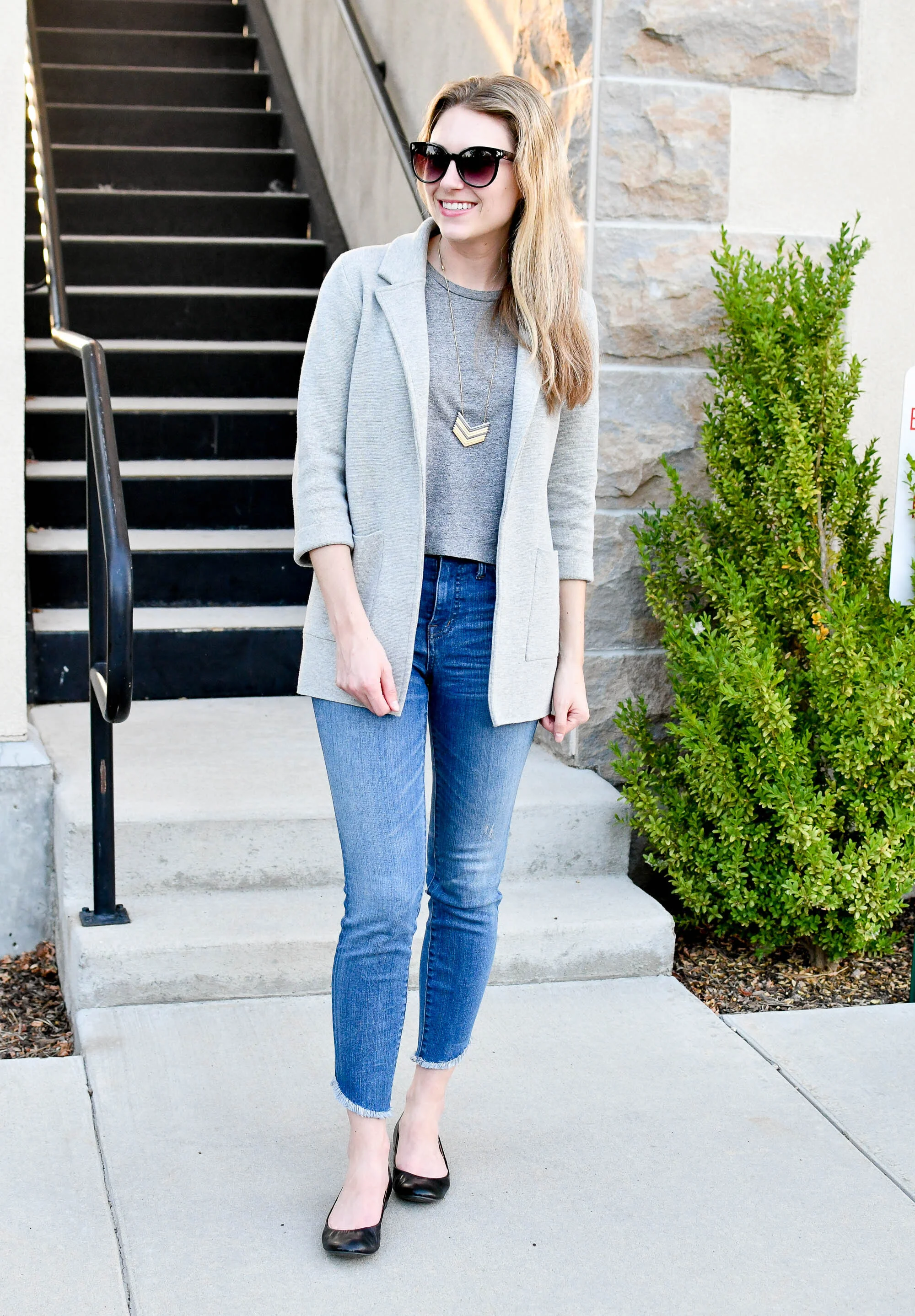 How to Style a Sweater Blazer for Work (+ 25 Outfit Ideas)